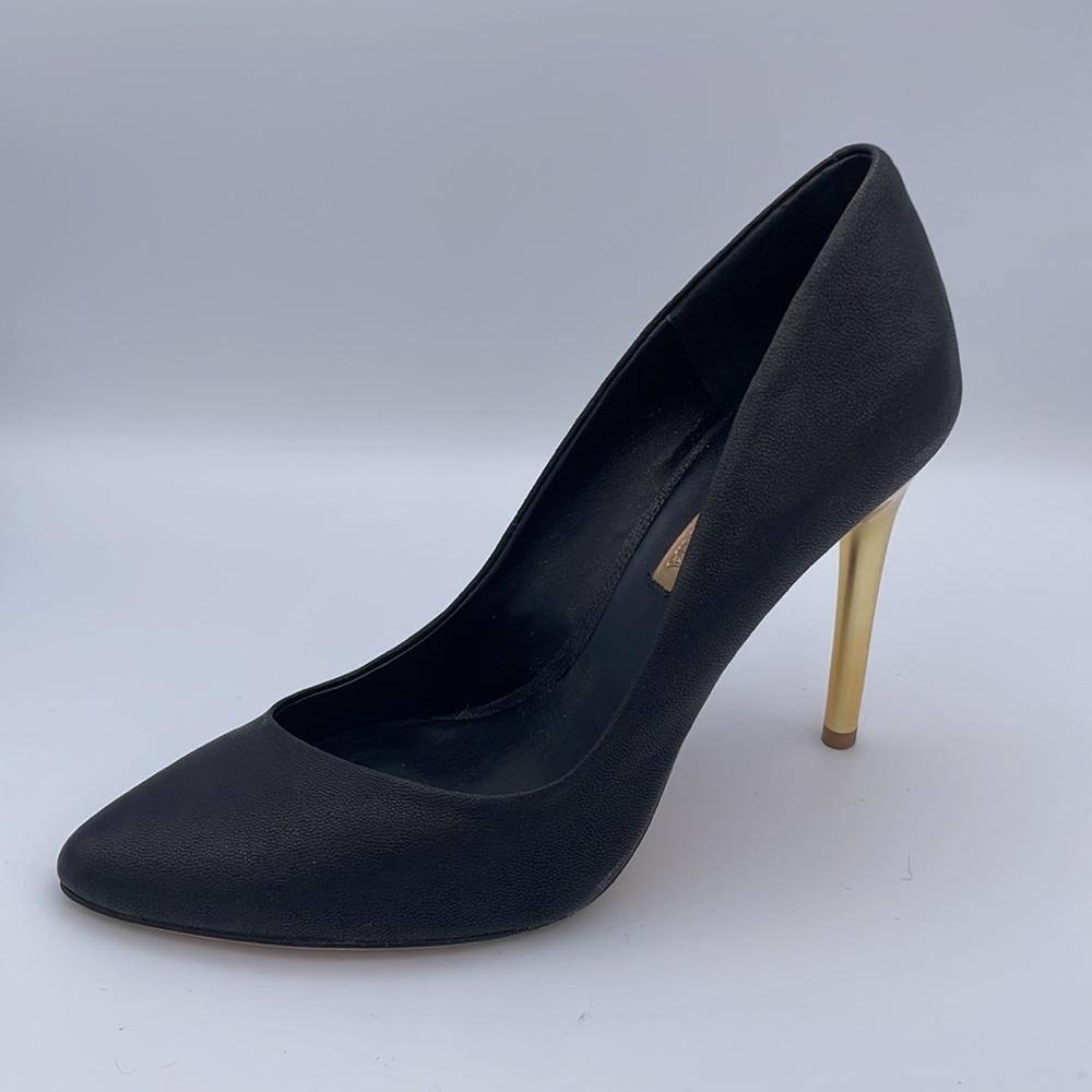 BCBG MaxAzria Black Pumps with Gold Heel size 7